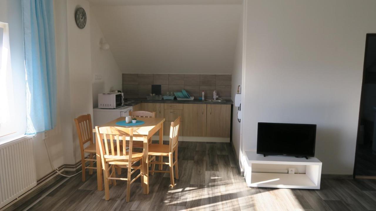 Apartmany U Mlyna Велке Лосины Экстерьер фото